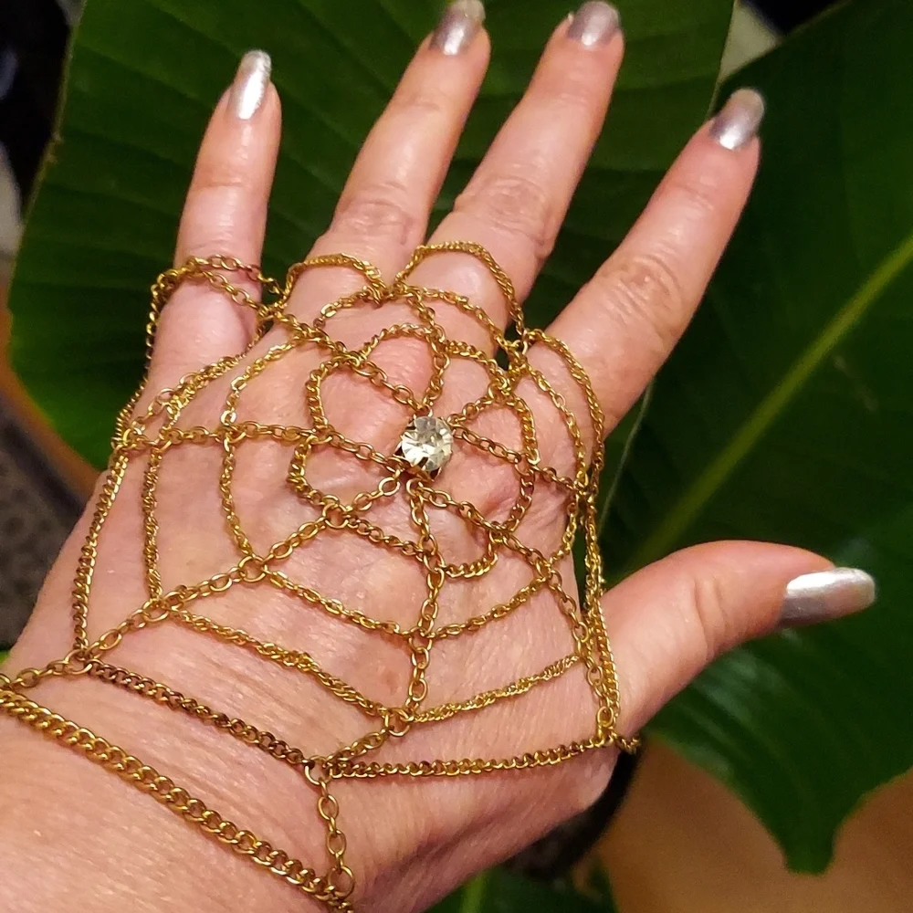 Vincero Spiderweb Hand Chain - Picture 1 of 4